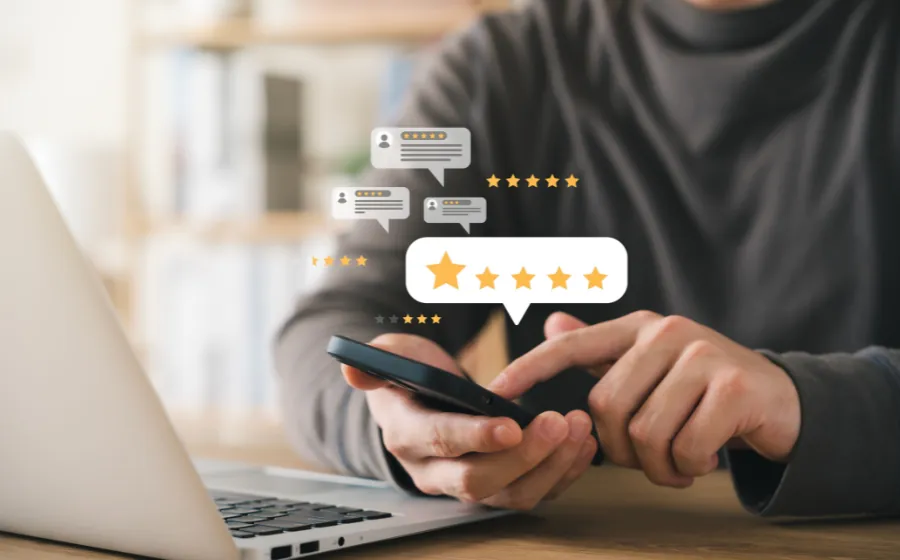 Marketing manager organises tools for clearer online reputation work
